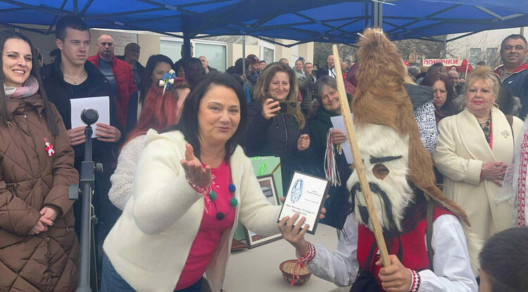 Изиграха уникалното ляво хоро за Кукеровден в Ивайловград