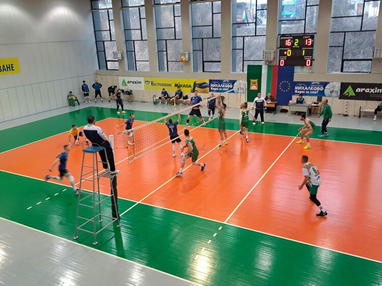 Волейболистите на “Родопа” загубиха плейофа срещу “Софийски университет” с 1:3 гейма