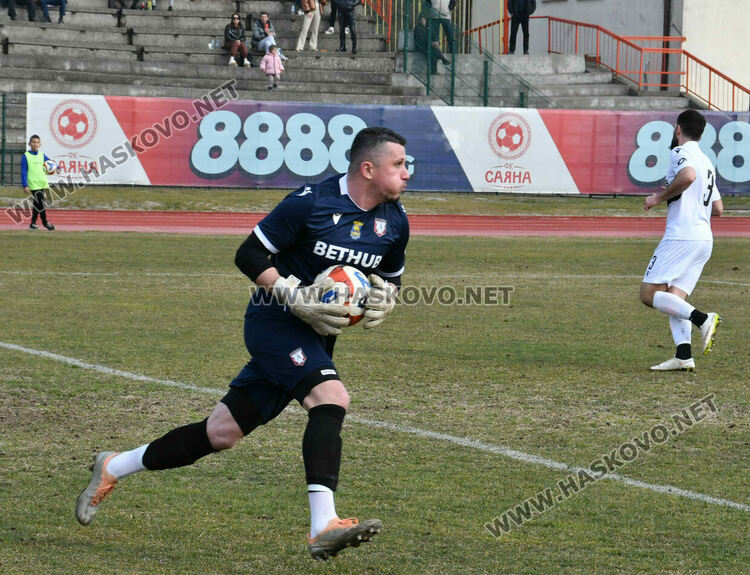 „Саяна“ измъкна трудна победа срещу „Атлетик“