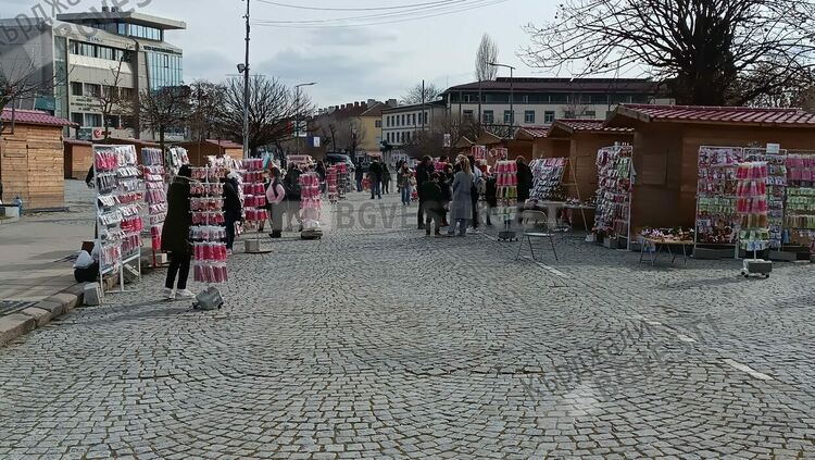 Баба Марта пристига начумерена,облачно с прогноза за дъждец днес в Кърджали