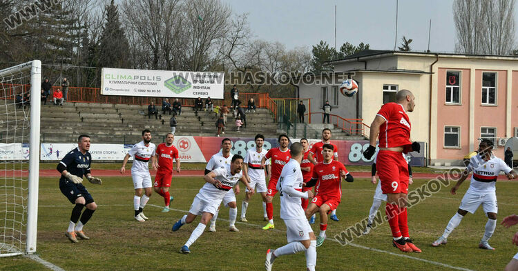 „Саяна“ измъкна трудна победа срещу „Атлетик“
