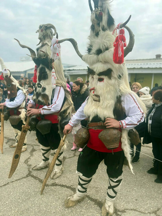 Изиграха уникалното ляво хоро за Кукеровден в Ивайловград