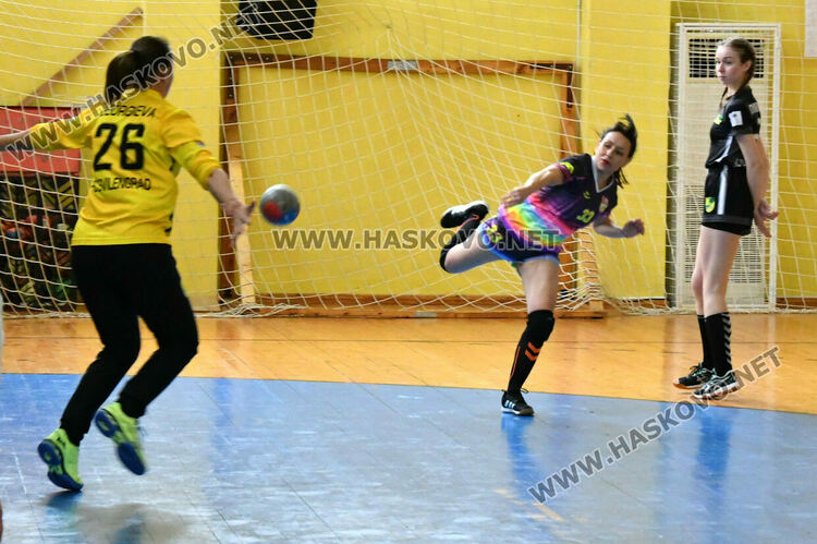 Хандбалистките на Свиленград отстраниха Хасково от турнира за купата