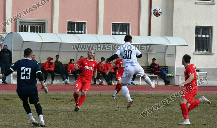 „Саяна“ измъкна трудна победа срещу „Атлетик“