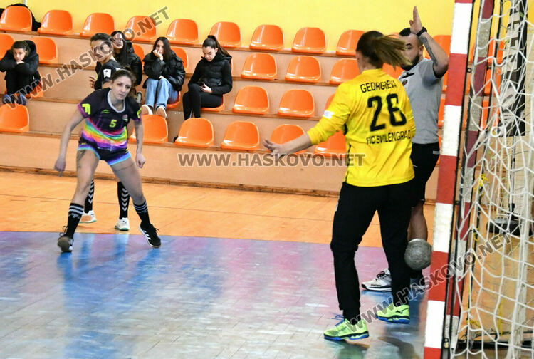 Хандбалистките на Свиленград отстраниха Хасково от турнира за купата