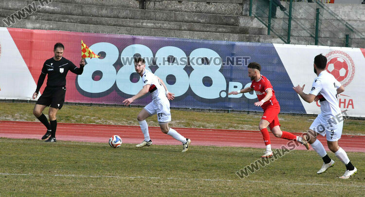 „Саяна“ измъкна трудна победа срещу „Атлетик“