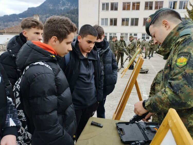 Алпийците от Смолян отвориха врати по случай 3 март – Националния празник на Република България