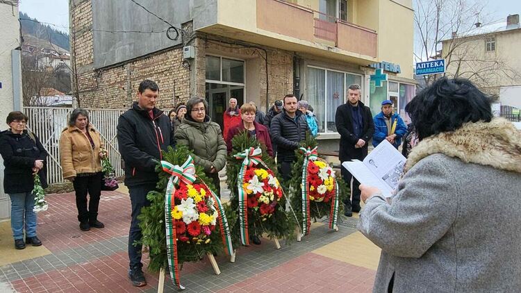 Чепеларе отбеляза 103 години от рождението на Димитър Райчев 