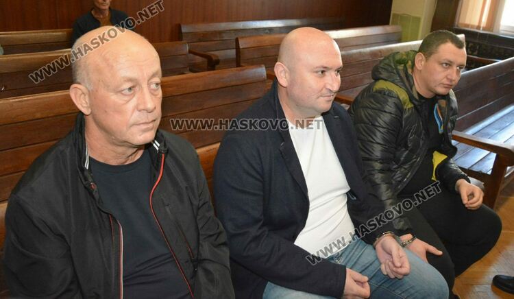 Мюмюн Искендер, Байрам Иляз и Али Мюмюн Али в съда в Хасково Снимка Архив
