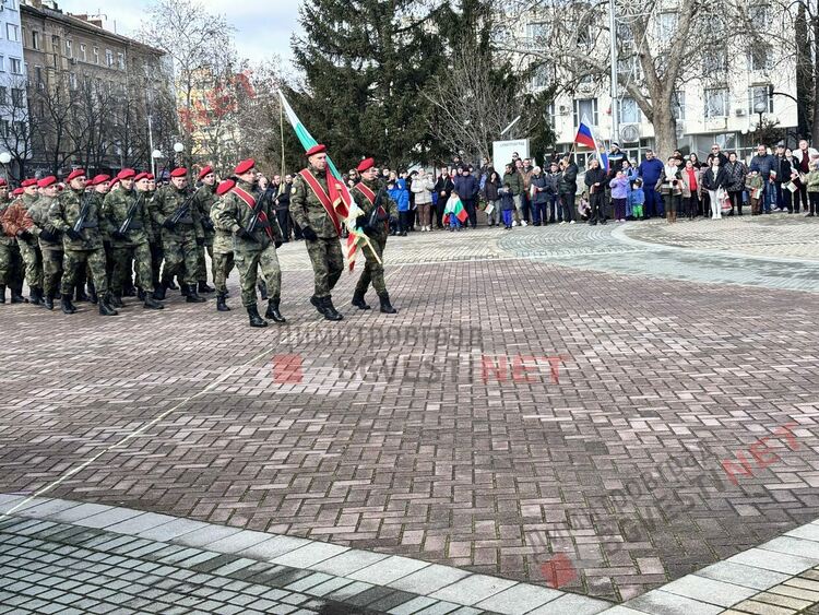 Стотици граждани почетоха 3-ти март в Димитровград