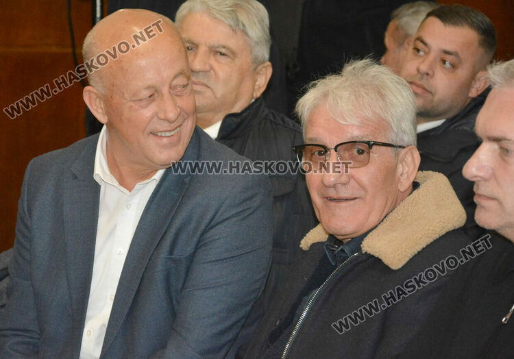 Протестиращите приветстваха Мюмюн Искендер, той си пожела справедлив процес