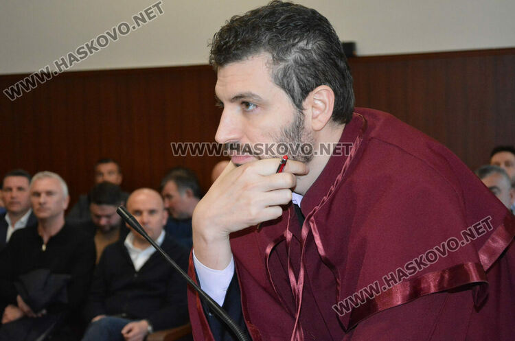 Протестиращите приветстваха Мюмюн Искендер, той си пожела справедлив процес