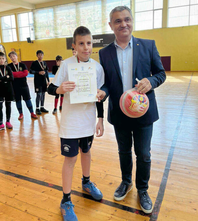 4 отбора се включиха в детски футболон турнир, организиран от Ротари клуб „Хасково“