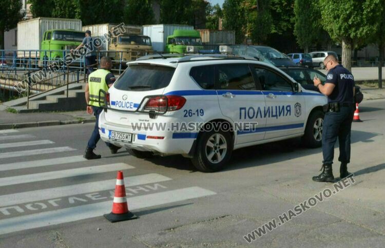 Водач блъсна хасковлийка на пешеходна пътека на бул. „Освобождение“