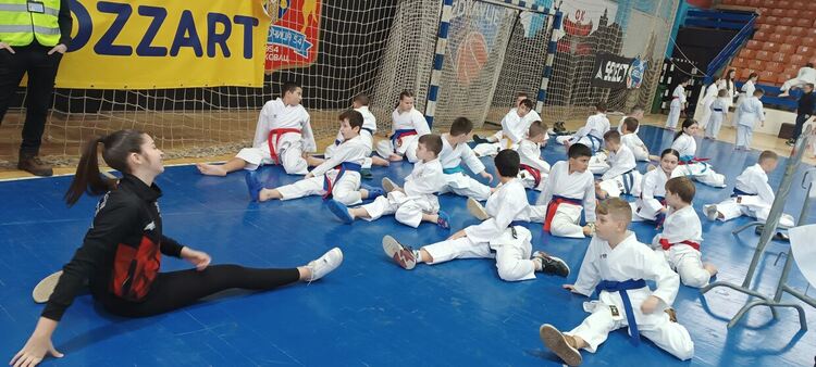 Каратеките на „Арес“ грабнаха купата на победителите в Лесковац 