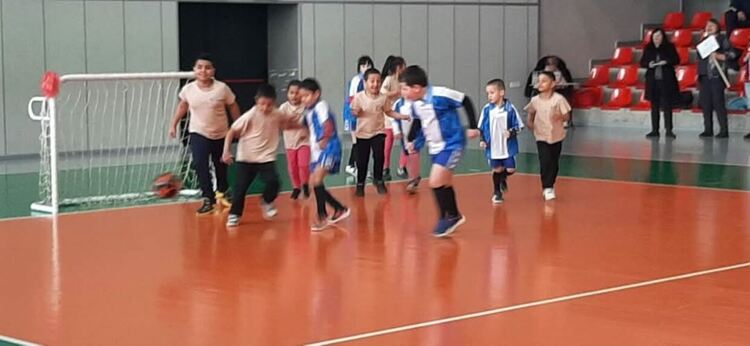 Осмомартенски футболен турнир в Смолян: „С обич за мама“