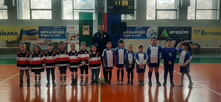 Осмомартенски футболен турнир в Смолян: „С обич за мама“