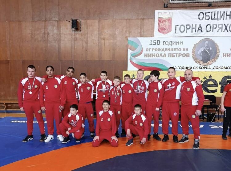 Две титли и още 5 медала за класиците на „Ангел войвода“ на шампионата за деца 