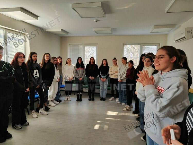 Сдружение Омега в подкрепа развитието на младите хора