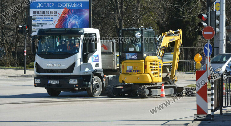 Спряха водата край автогарата в Хасково заради авария на бул. „Съединение“ 