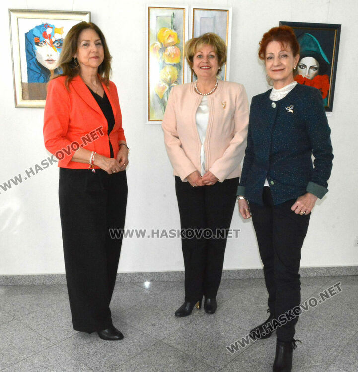 „Цветно настроение“ от живопис и бижута в галерия „Форум“ Хасково 