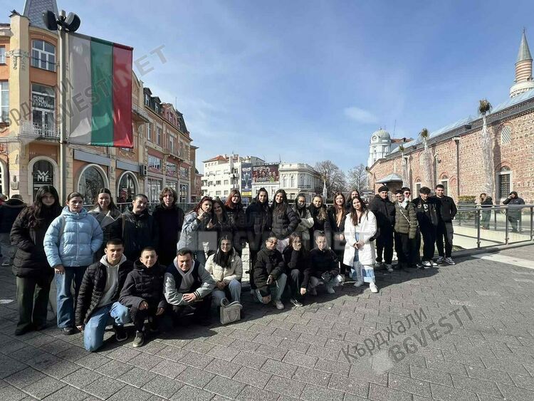 Сдружение Омега в подкрепа развитието на младите хора