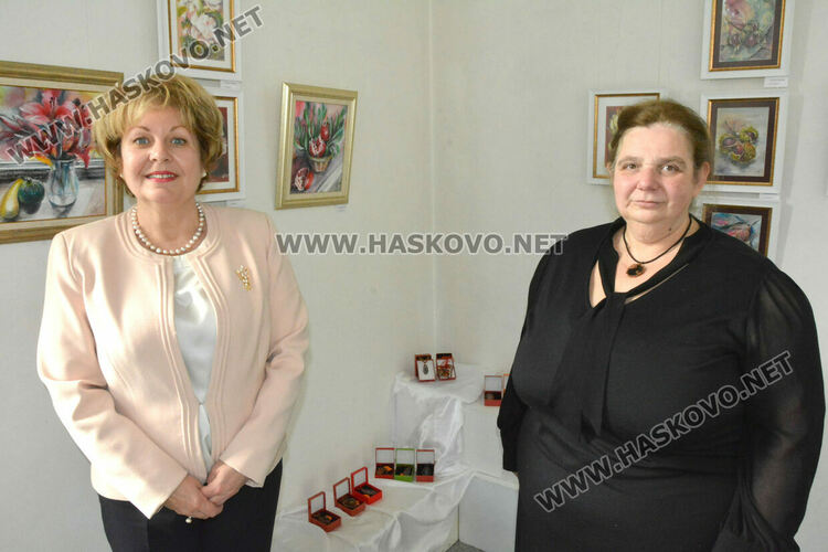 „Цветно настроение“ от живопис и бижута в галерия „Форум“ Хасково 