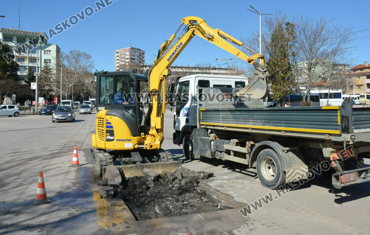 Спряха водата край автогарата в Хасково заради авария на бул. „Съединение“ 
