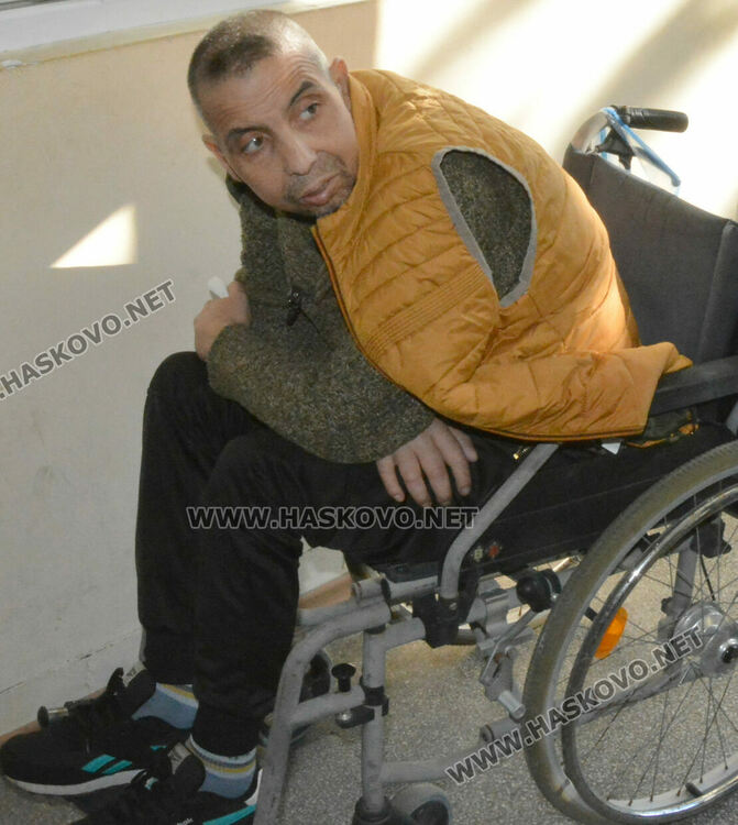 Намаляха опашките от чакащи болни пред ТЕЛК-Хасково след промените