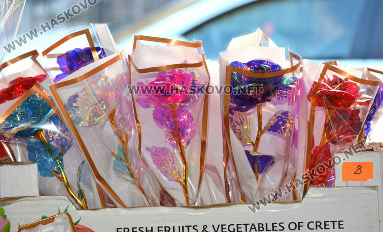 8-9 лева достигна розата в Хасково за 8-ми март