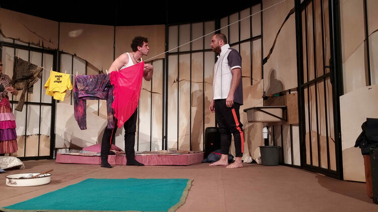 Спектакълът “Ром” с премиера на хасковска сцена