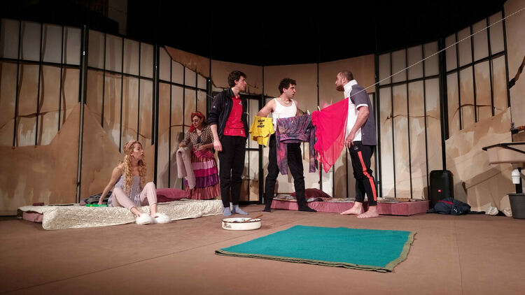 Спектакълът “Ром” с премиера на хасковска сцена