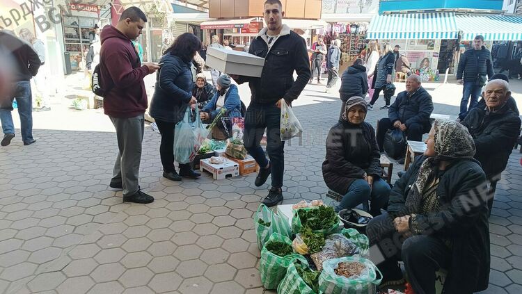 Колонката на редактора: Щур купон за Осми март в Кърджали, достатъчен ли е ден внимание?