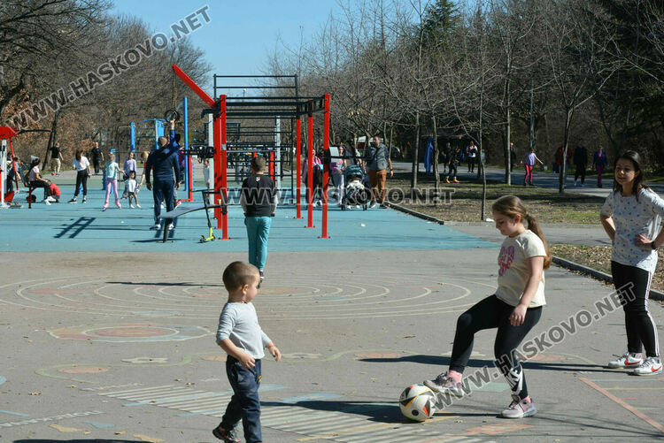 Редица глобени за неправилно паркиране на Кенана