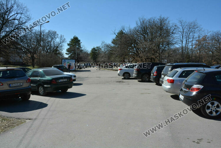 Редица глобени за неправилно паркиране на Кенана