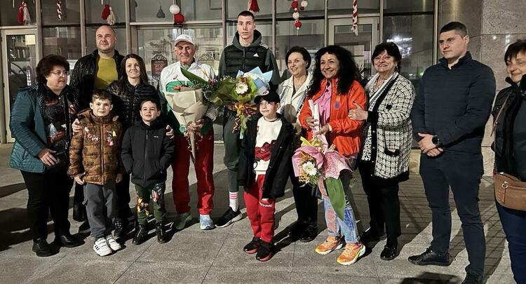 Посрещнаха европейския шампион Божидар Саръбоюков в Харманли