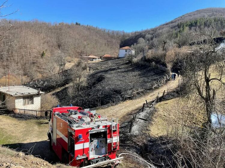Множество пожари в региона – огън, запален от 54-годишен мъж, нанесе сериозни щети
