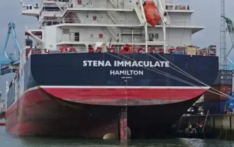 Карго кораб удари танкер в Северно море