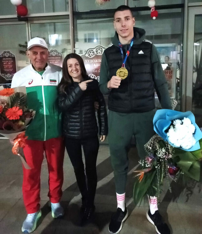 Посрещнаха европейския шампион Божидар Саръбоюков в Харманли