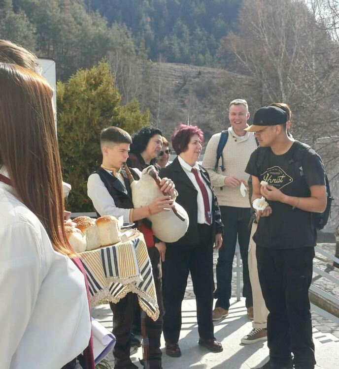 С пита, гайда и топло гостоприемство в Девин посрещнахме гости от Тексас