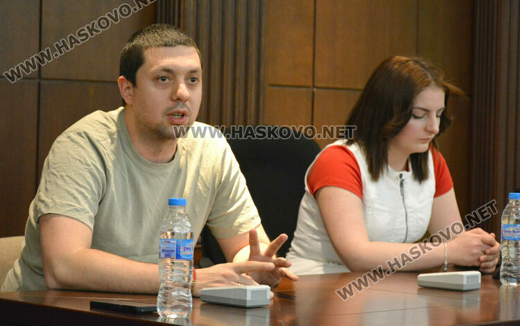 Хасковски ученици се включиха в среща-разговор за зависимостите