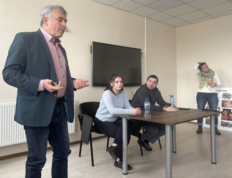 Младежи слушаха лекция за последиците при употребата на наркотични и упойващи вещества