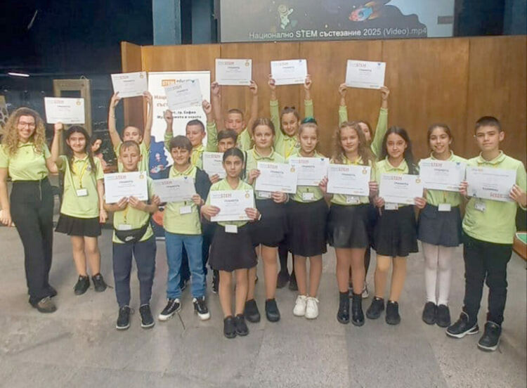 Ученици проектираха интелигентна оранжерия за поддържане на растения в марсианска среда