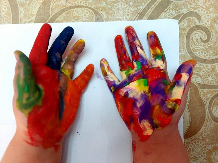 Изложба "да видим света през очите на слънчевите деца"