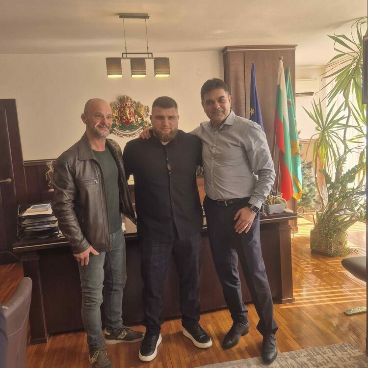 Кметът на Димитровград почете европейския шампион по борба Георги Иванов