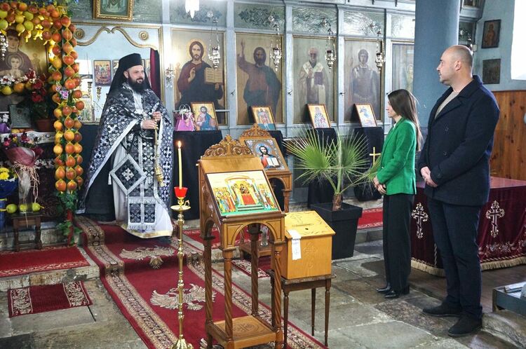 С литургия отбелязаха 15-годишнината от пострижението в монашество на архимандрит Максим