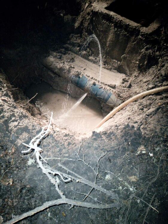 Повече от 24 часа екипи на ВиК Хасково работят по отстраняване на авария