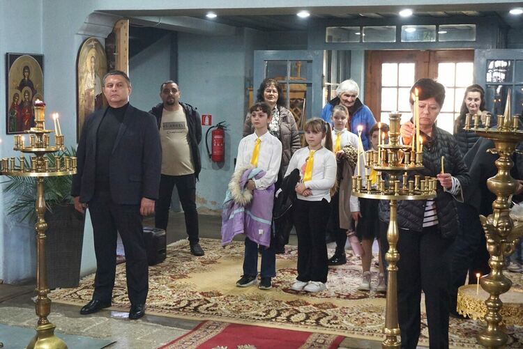 С литургия отбелязаха 15-годишнината от пострижението в монашество на архимандрит Максим