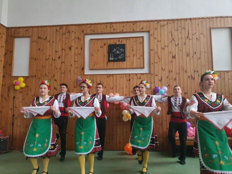 Талантите на ЦПЛР – ОДК Девин блеснаха в празничния концерт „Море от любов за мама и баба“