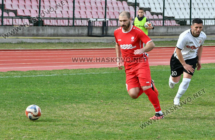  „Саяна“ излъга „розите“